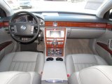 2004 Volkswagen Phaeton V8 4Motion Sedan Dashboard