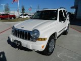 2005 Jeep Liberty Limited Front 3/4 View