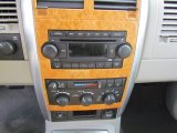 2007 Chrysler Aspen Limited 4WD Controls