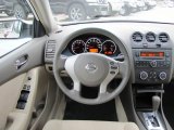 2010 Nissan Altima 2.5 S Dashboard