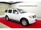 2008 Avalanche White Nissan Pathfinder SE #5965089