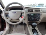 2006 Ford Taurus SE Dashboard