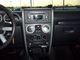 2009 Jeep Wrangler Unlimited Sahara 4x4 Controls