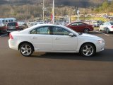 Ice White Volvo S80 in 2010