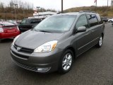 2005 Toyota Sienna XLE Front 3/4 View