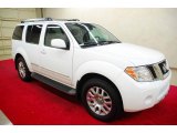 2011 Nissan Pathfinder LE