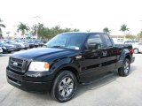 2006 Ford F150 XL SuperCab Front 3/4 View