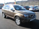 2013 Volvo XC90 3.2 AWD Front 3/4 View