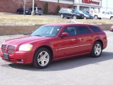 2006 Inferno Red Crystal Pearl Dodge Magnum SXT #6043257