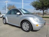2001 Volkswagen New Beetle GL Coupe Front 3/4 View