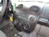 2001 Volkswagen New Beetle GL Coupe Controls