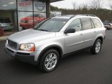 2006 Volvo XC90 V8 AWD Front 3/4 View