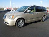 2012 Chrysler Town & Country Touring - L