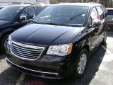 2012 Brilliant Black Crystal Pearl Chrysler Town & Country Touring - L #61112516