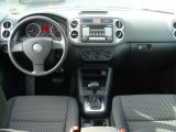 2009 Volkswagen Tiguan S Dashboard