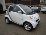 2009 Crystal White Smart fortwo passion coupe #61345203