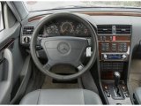 1995 Mercedes-Benz C 220 Sedan Dashboard