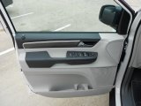 2012 Volkswagen Routan S Door Panel