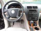 2009 Saturn Outlook XR Dashboard