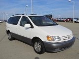 2001 Toyota Sienna Super White