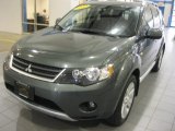 2009 Graphite Gray Pearl Mitsubishi Outlander SE 4WD #61702269