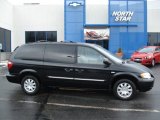 2006 Brilliant Black Chrysler Town & Country Touring #61833225
