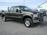 2005 Ford F350 Super Duty XLT SuperCab 4x4 Front 3/4 View