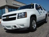 Summit White Chevrolet Avalanche in 2009