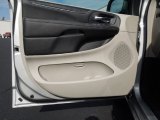 2012 Chrysler Town & Country Touring - L Door Panel