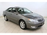 2005 Toyota Camry XLE Front 3/4 View
