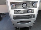 2009 Chrysler Town & Country Touring Controls