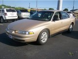 2000 Oldsmobile Intrigue GX Front 3/4 View