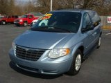 2005 Chrysler Town & Country LX