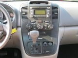 2010 Kia Sedona LX Controls
