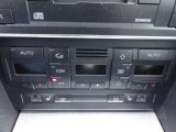 2005 Audi A4 2.0T quattro Sedan Controls
