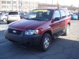 2005 Ford Escape XLS 4WD Front 3/4 View