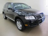 Shadow Blue Metallic Volkswagen Touareg in 2005