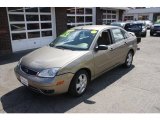 2005 Arizona Beige Metallic Ford Focus ZX4 SES Sedan #63200547