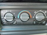 2001 Chevrolet Suburban 2500 LS 4x4 Controls