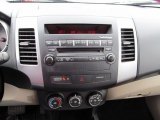 2008 Mitsubishi Outlander SE 4WD Controls