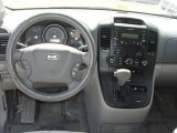 2006 Kia Sedona LX Dashboard