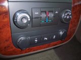 2012 Chevrolet Suburban 2500 LS 4x4 Controls