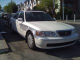 Cayman White Pearl Acura RL in 1996
