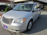 2008 Bright Silver Metallic Chrysler Town & Country Limited #64664236