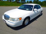 2000 Vibrant White Lincoln Town Car Signature #65041905