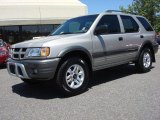 2004 Isuzu Rodeo S Front 3/4 View