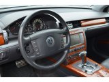 2005 Volkswagen Phaeton V8 4Motion Sedan Dashboard