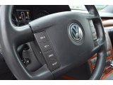 2005 Volkswagen Phaeton V8 4Motion Sedan Controls