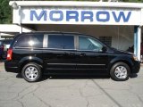 2009 Brilliant Black Crystal Pearl Chrysler Town & Country Touring #65306801