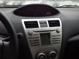 2009 Toyota Yaris Sedan Controls